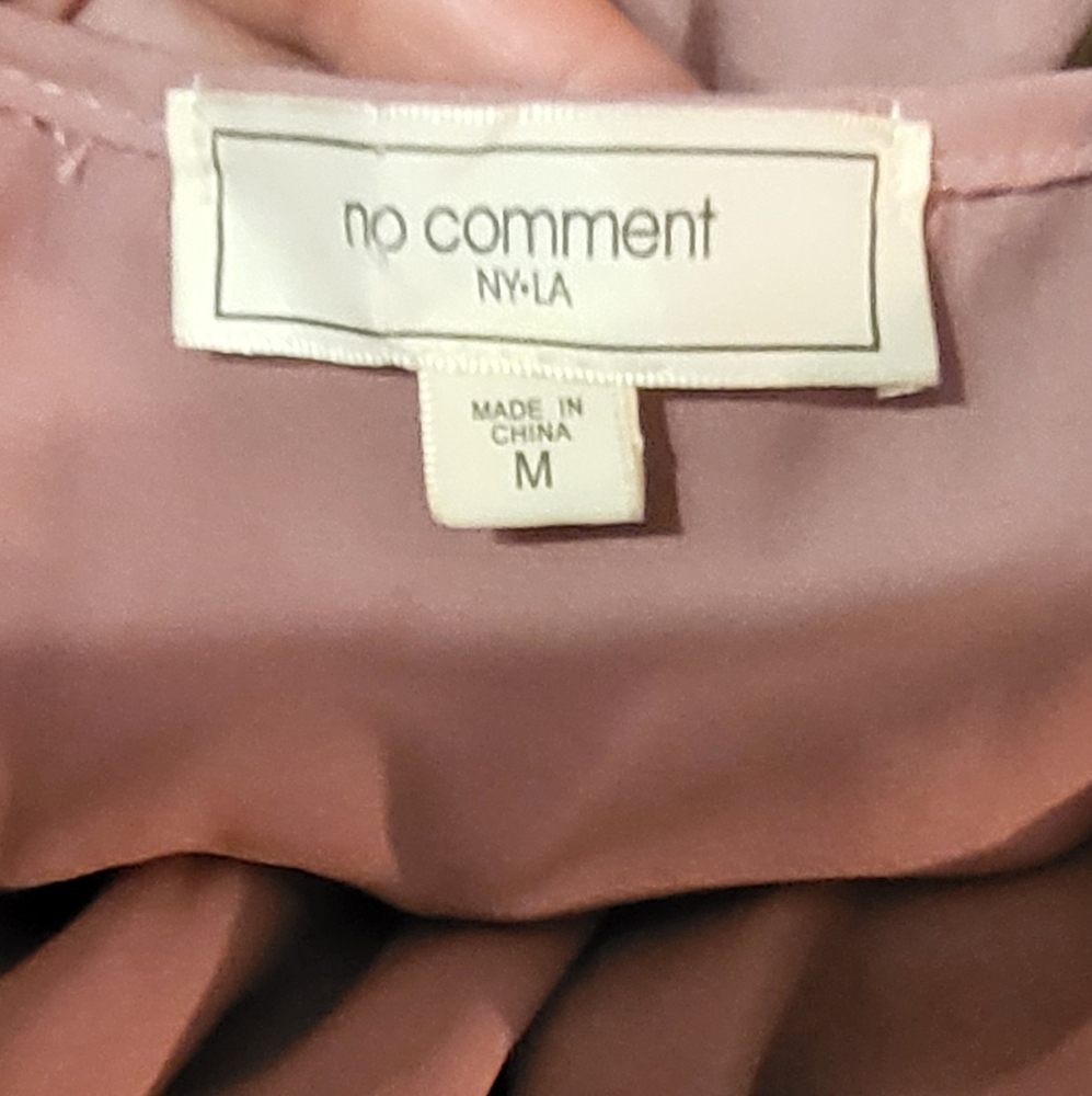 med) No Comment Blouse - Picture 5 of 5